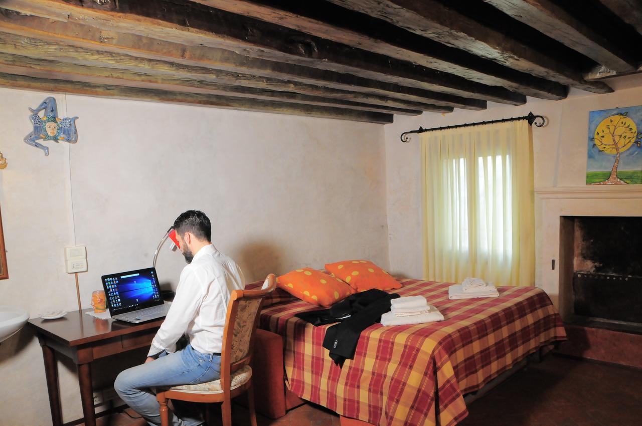 Hotel La Corte Correzzola エクステリア 写真