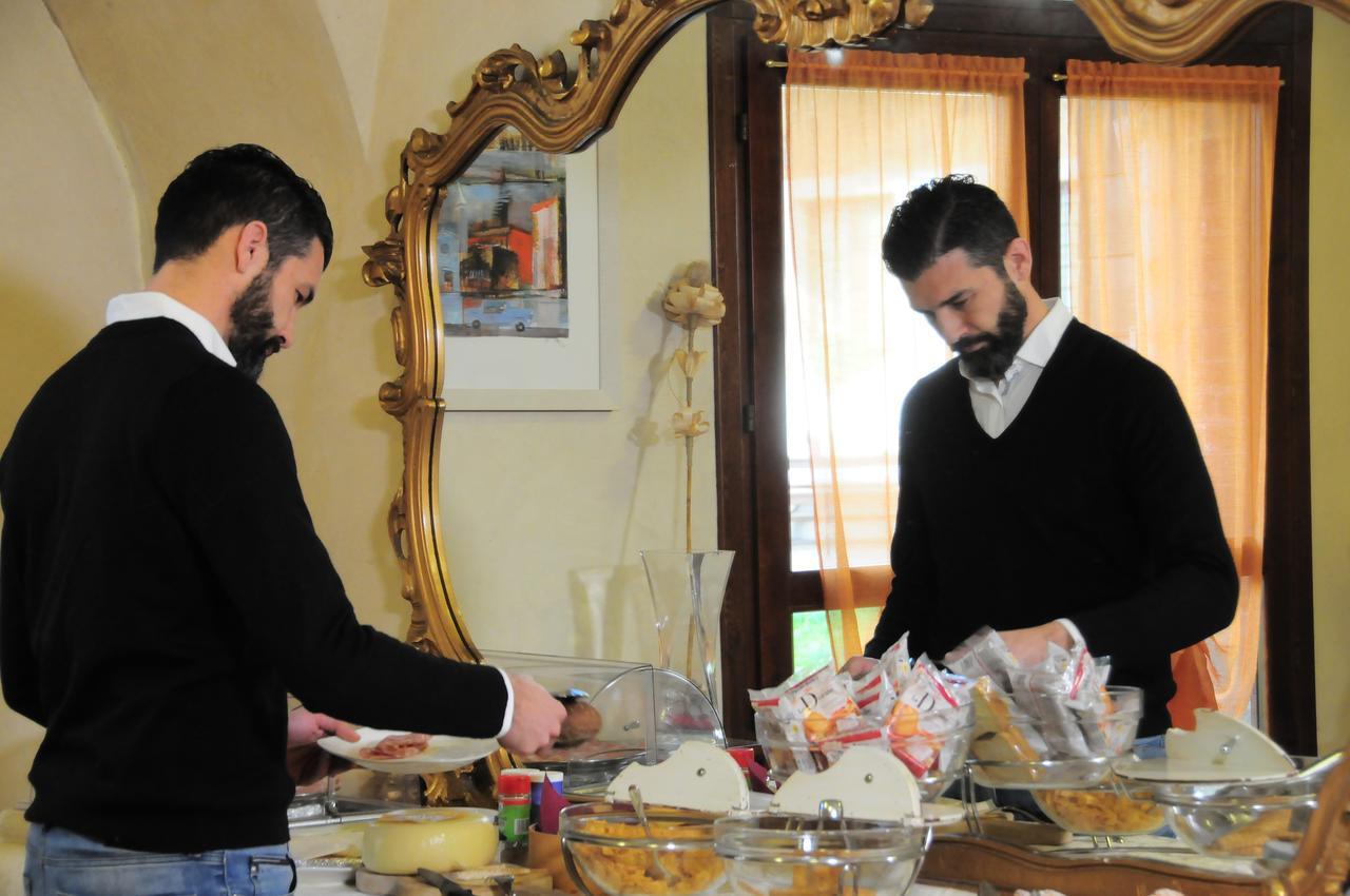 Hotel La Corte Correzzola エクステリア 写真
