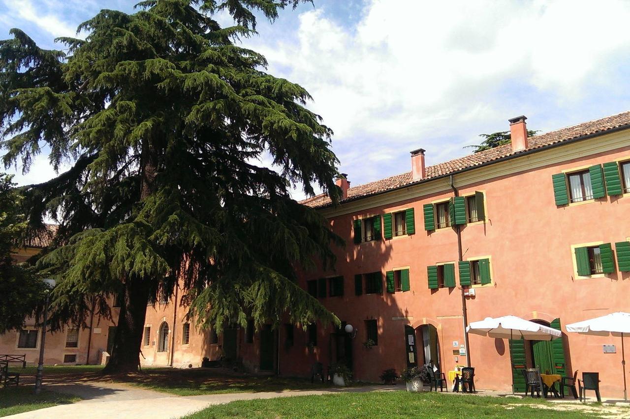 Hotel La Corte Correzzola エクステリア 写真