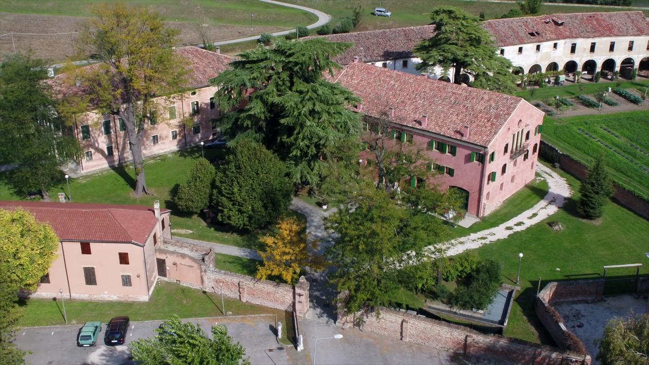 Hotel La Corte Correzzola エクステリア 写真