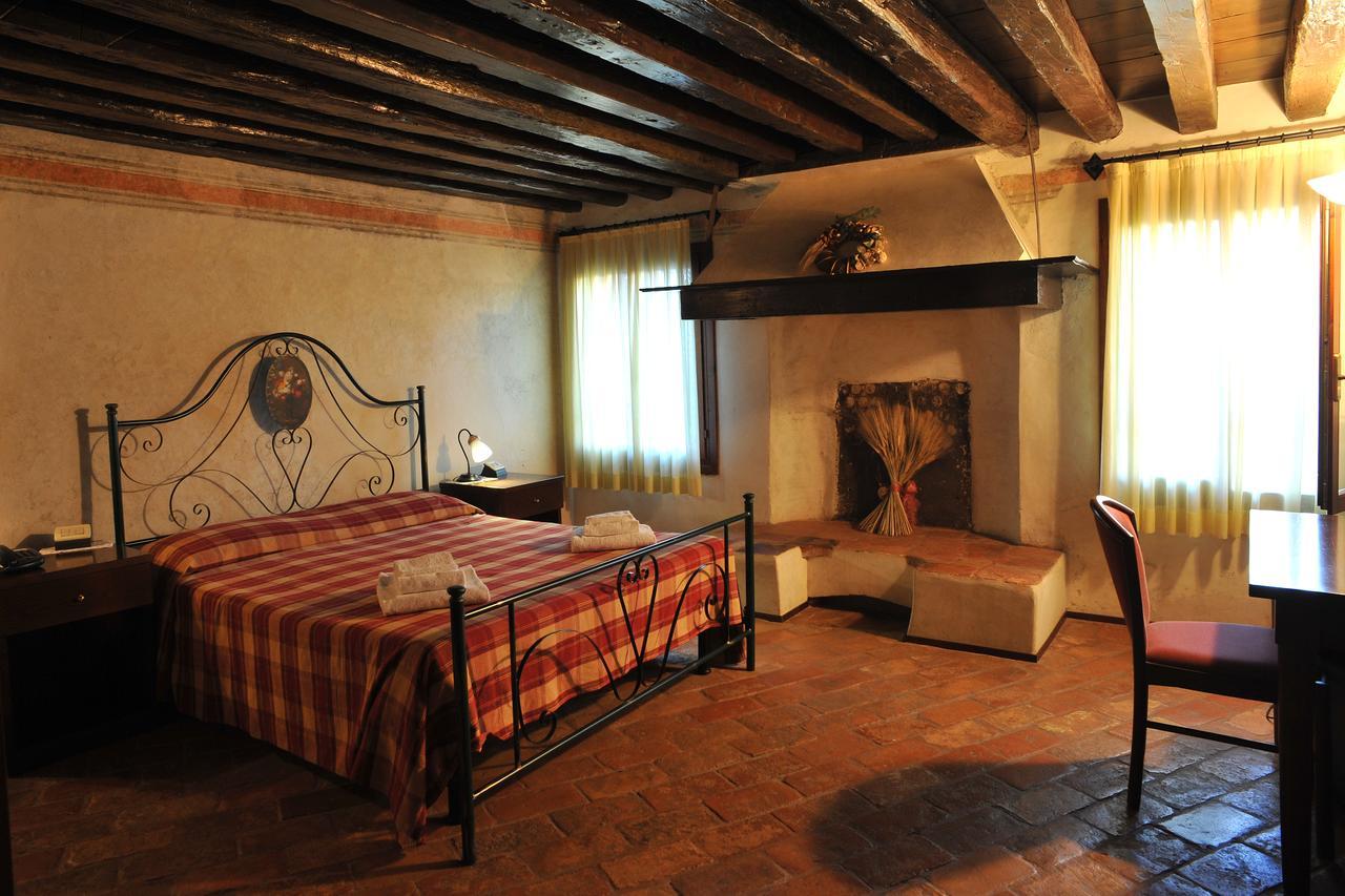 Hotel La Corte Correzzola エクステリア 写真